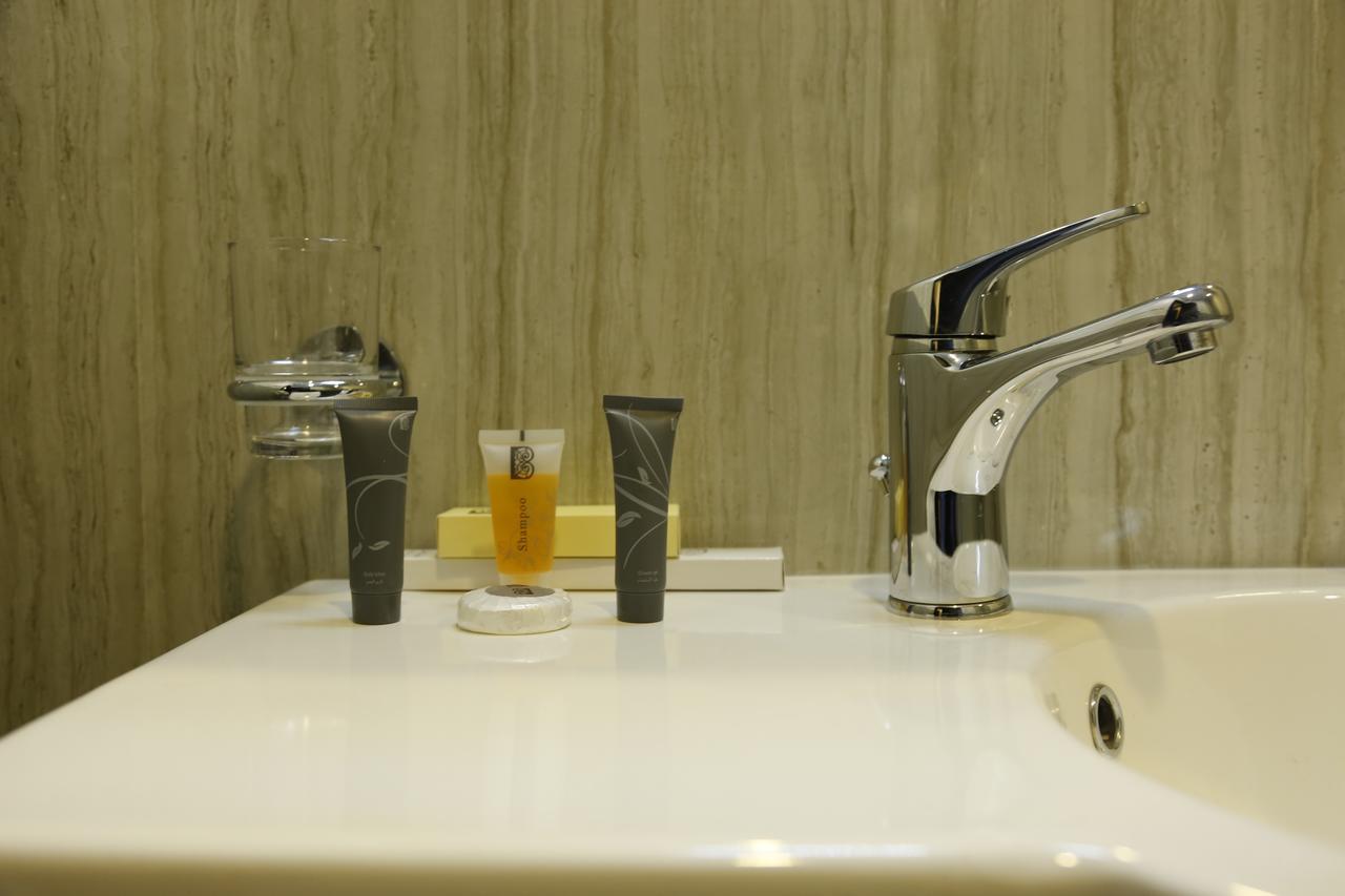 Flora Hotel Suite 2 فلورا2 للشقق المخدومة Riade Exterior foto